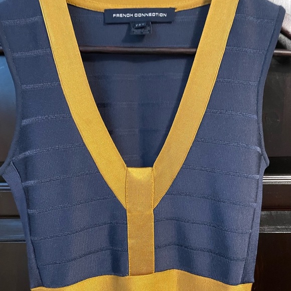 French Connection Mini Bandage Dress Navy Blue Gold Size 2 - Picture 3 of 7